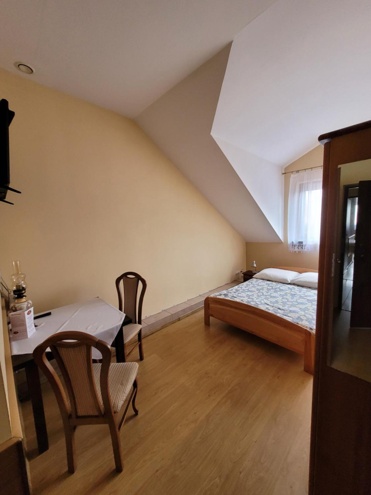 Zlota Roza Hotel Sedziszow Ngoại thất bức ảnh