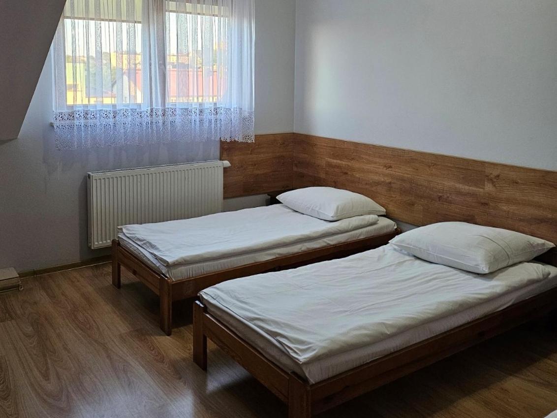 Zlota Roza Hotel Sedziszow Ngoại thất bức ảnh