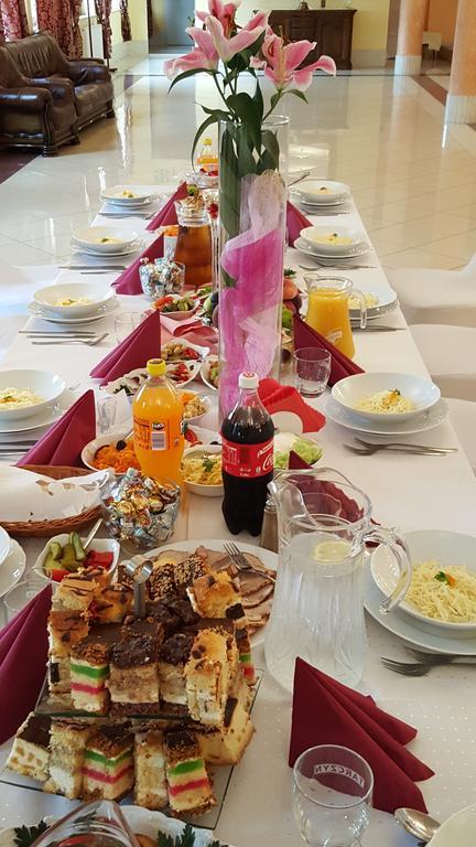 Zlota Roza Hotel Sedziszow Ngoại thất bức ảnh
